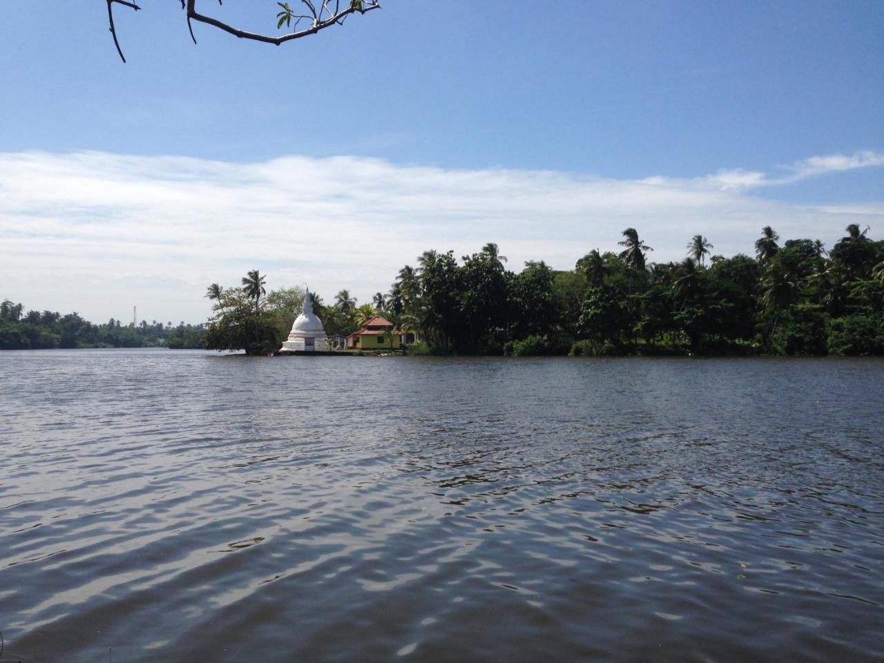 Lake Life Villa Амбалангода Екстериор снимка